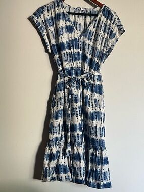 GAP Blue and White Tie-Dye V-Neck Midi Dress with Belt